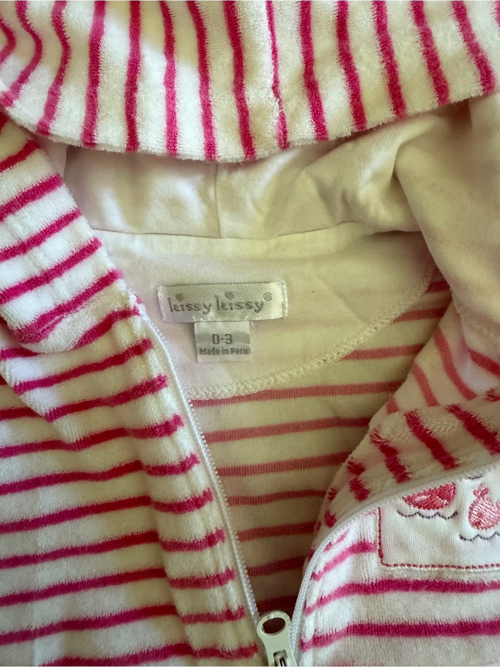 Kissy Kissy 0-3mo Hooded towel Romper - Picture 2 of 8